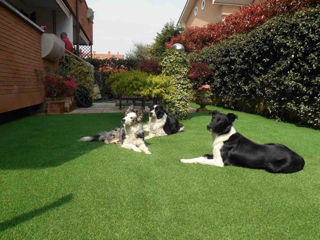 Aree per bambini e parchi giochi con erba sintetica